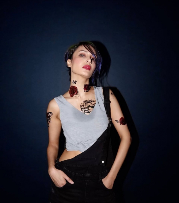 本尊还原！《赛博朋克2077》朱迪脸模挑战COS自己