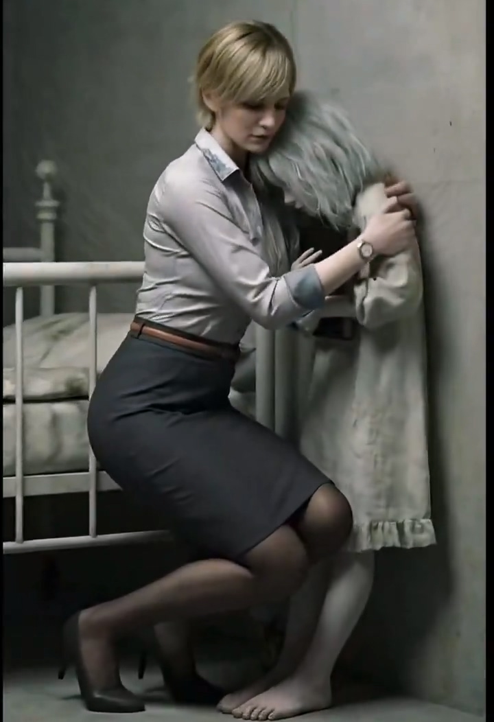 《生化危机9》AI视频:性感雪莉找每一个人合影